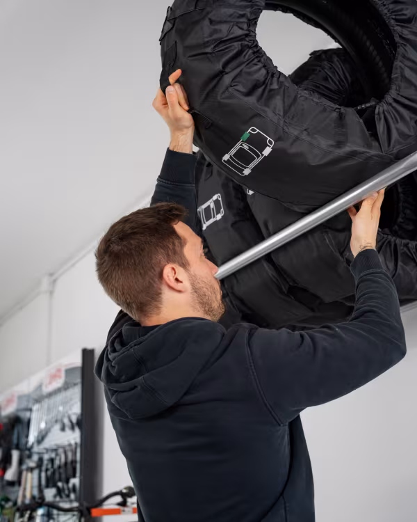 Lampa XL foldable rack, supporto porta gomme e cerchioni da parete richiudibile