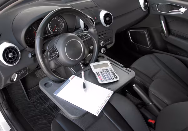 Lampa Driver’s Desk, tavolino per volante