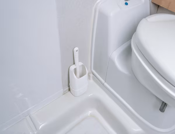 Lampa Scopino WC con fori per montaggio parete