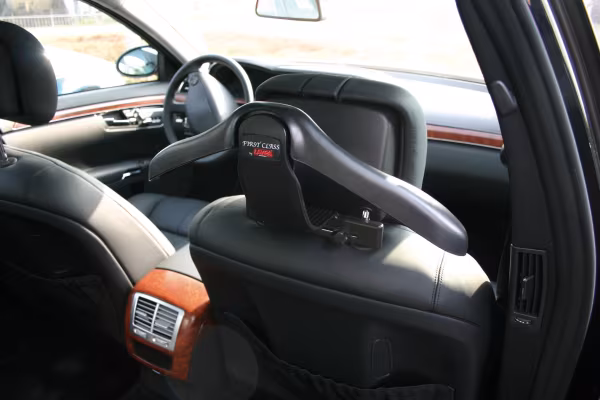 Lampa First Class, appendiabiti per viaggiatori professionisti