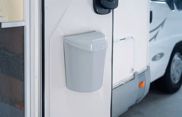 Lampa Cestino rifiuti con coperchio - 6 L