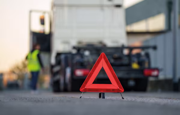 Lampa Triangolo Basik, auto ferma