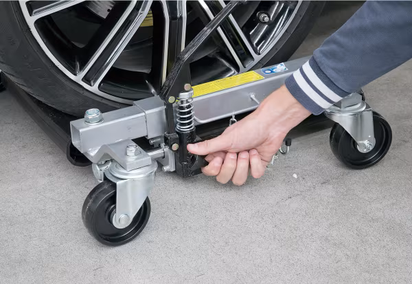 Lampa Sollevatore idraulico per posizionamento veicoli - 1.600 kg
