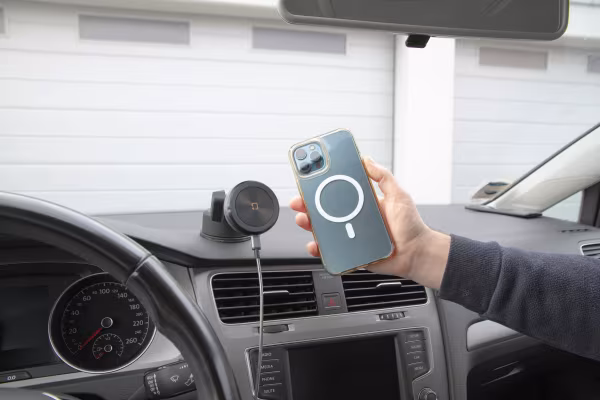 Optiline Mag Wireless Orbit, Porta telefono magnetico con ricarica wireless e attacco a ventosa adesiva