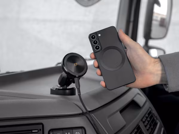 Optiline Mag Wireless Orbit, Porta telefono magnetico con ricarica wireless e attacco a ventosa adesiva