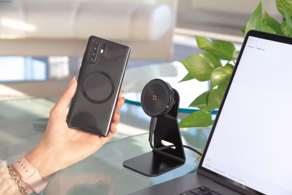 Optiline Mag Wireless Stand, Porta telefono magnetico da casa/ufficio con ricarica wireless