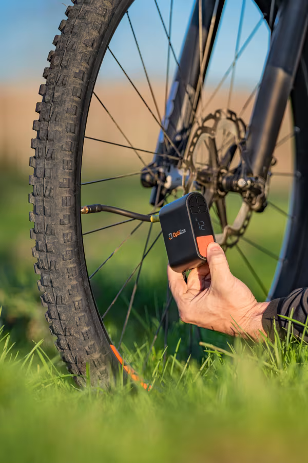 Optiline Aircore, mini compressore elettrico portatile compatibile con auto, moto, bici, palloni