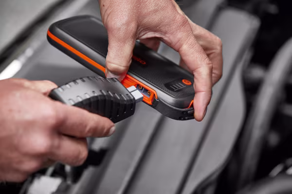 Osram BATTERYstart 200, avviatore di emergenza con funzione power bank