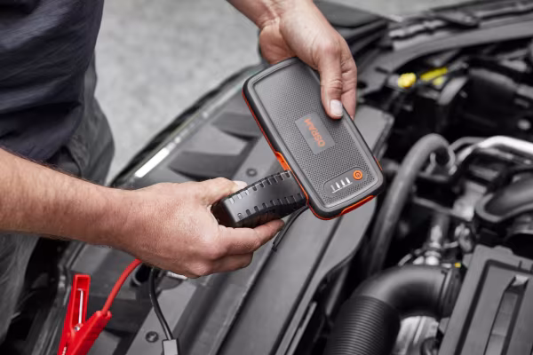 Osram BATTERYstart 200, avviatore di emergenza con funzione power bank
