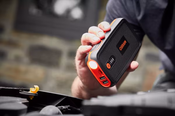Osram BATTERYstart 300, avviatore di emergenza con funzione power bank