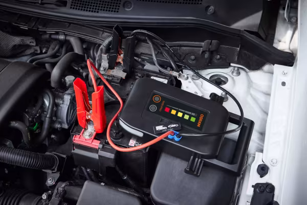 Osram BATTERYstart PRO 1000, avviatore di emergenza ad alta potenza per un\'ampia gamma di veicoli