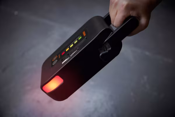 Osram BATTERYstart PRO 1000, avviatore di emergenza ad alta potenza per un\'ampia gamma di veicoli