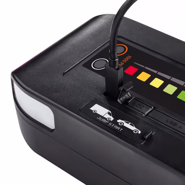 Osram BATTERYstart PRO 1000, avviatore di emergenza ad alta potenza per un\'ampia gamma di veicoli