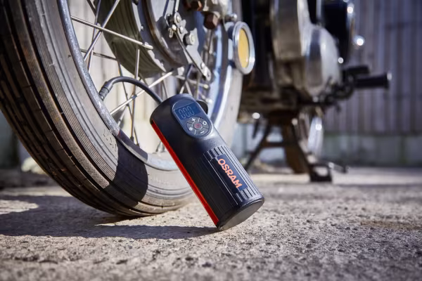 Osram TYREinflate 2000, compressore digitale ricaricabile per pneumatici