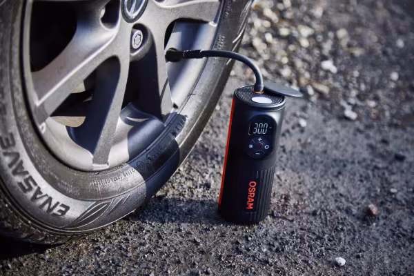 Osram TYREinflate 2000, compressore digitale ricaricabile per pneumatici
